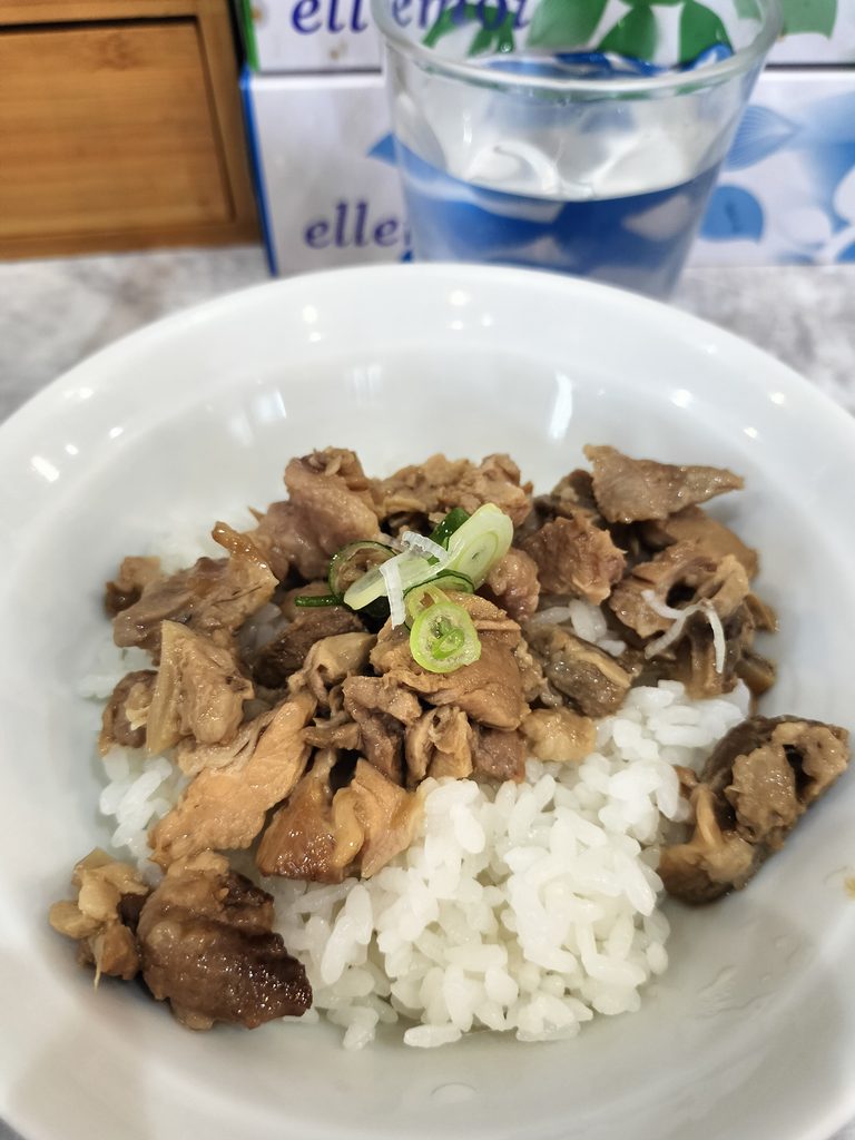 【麺や二代目 夜来香】ルーロー飯風