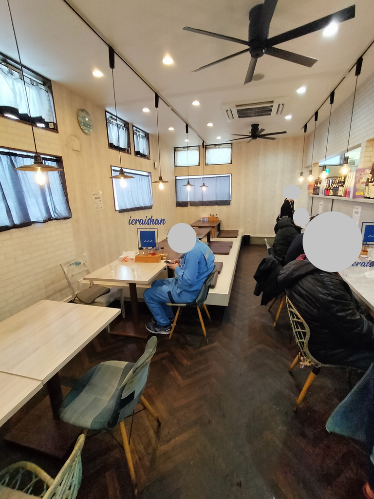 【麺や二代目 夜来香】店内