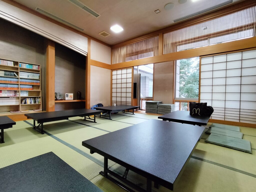 【道の駅てんのう】天王グリーンランドくららの湯2F休憩スペース