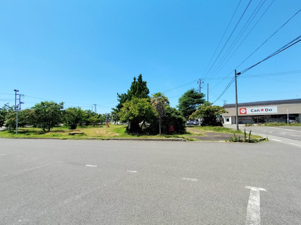 【秋田県にかほ市】園食堂 肉タンメン 近くの公園駐車場