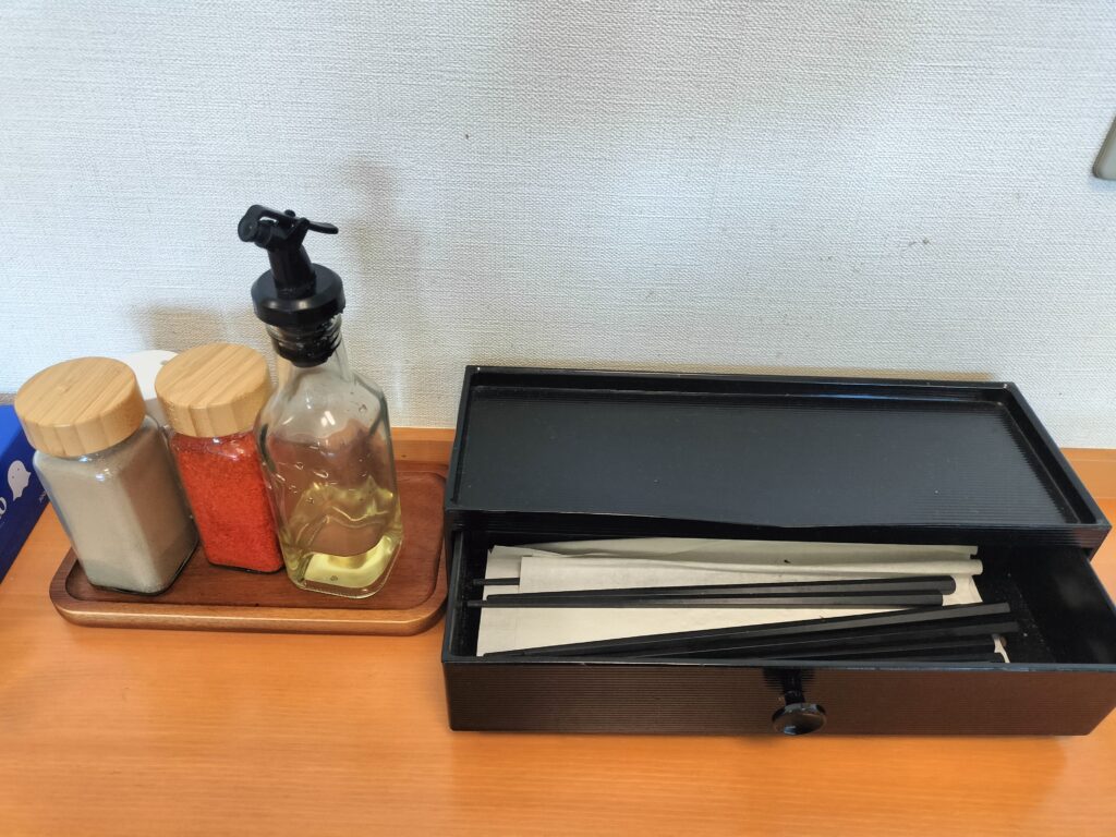 【秋田県にかほ市】中華そば 肴yamago にかほ店 カウンター卓上
