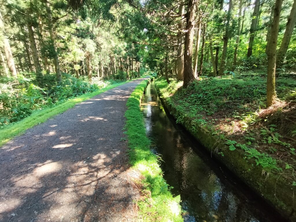 【秋田県にかほ市】元滝伏流水 道中の景色