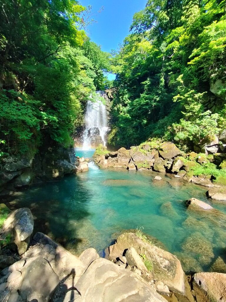 【秋田県にかほ市】奈曽の白滝