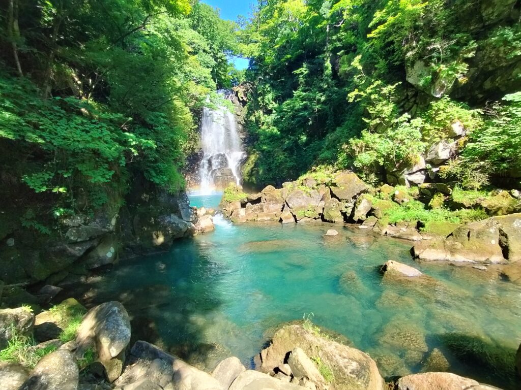 【秋田県にかほ市】奈曽の白滝