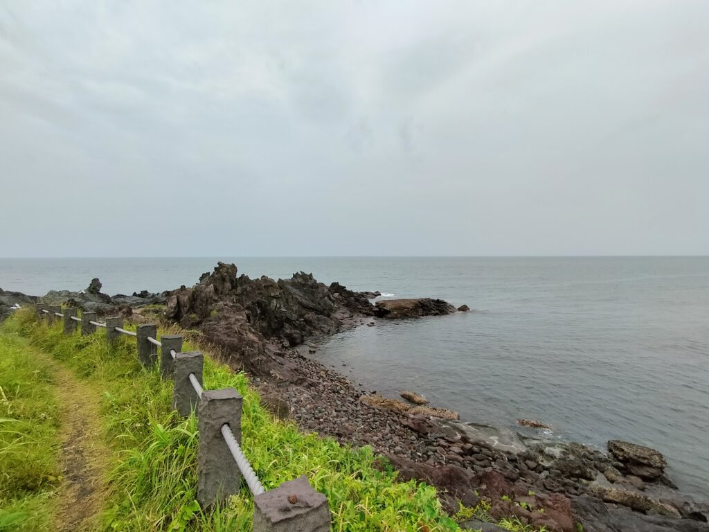 【山形県遊佐町】十六羅漢岩 景色