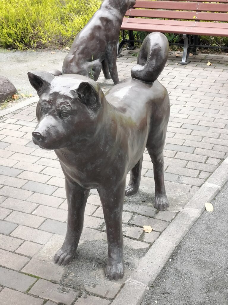 【秋田県北秋田市】道の駅 大館能代空港 秋田犬 銅像
