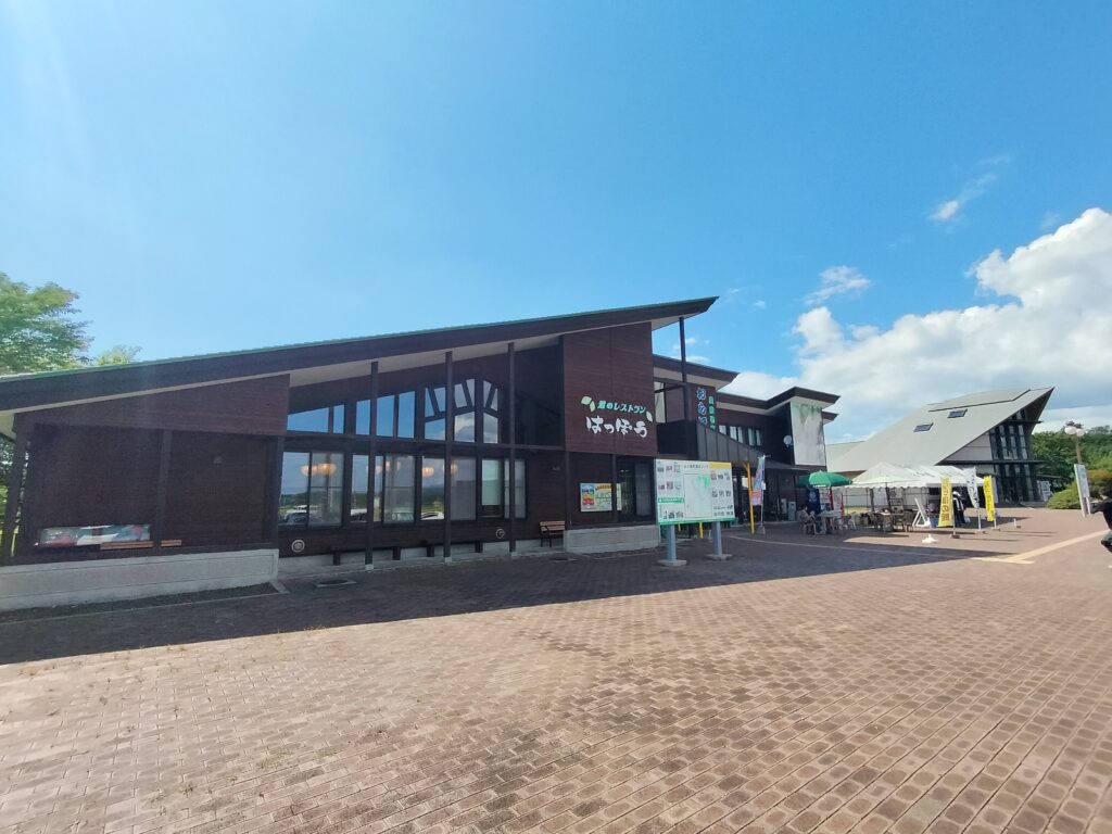 【秋田県八峰町】道の駅はっぽう ポンポコ101外観