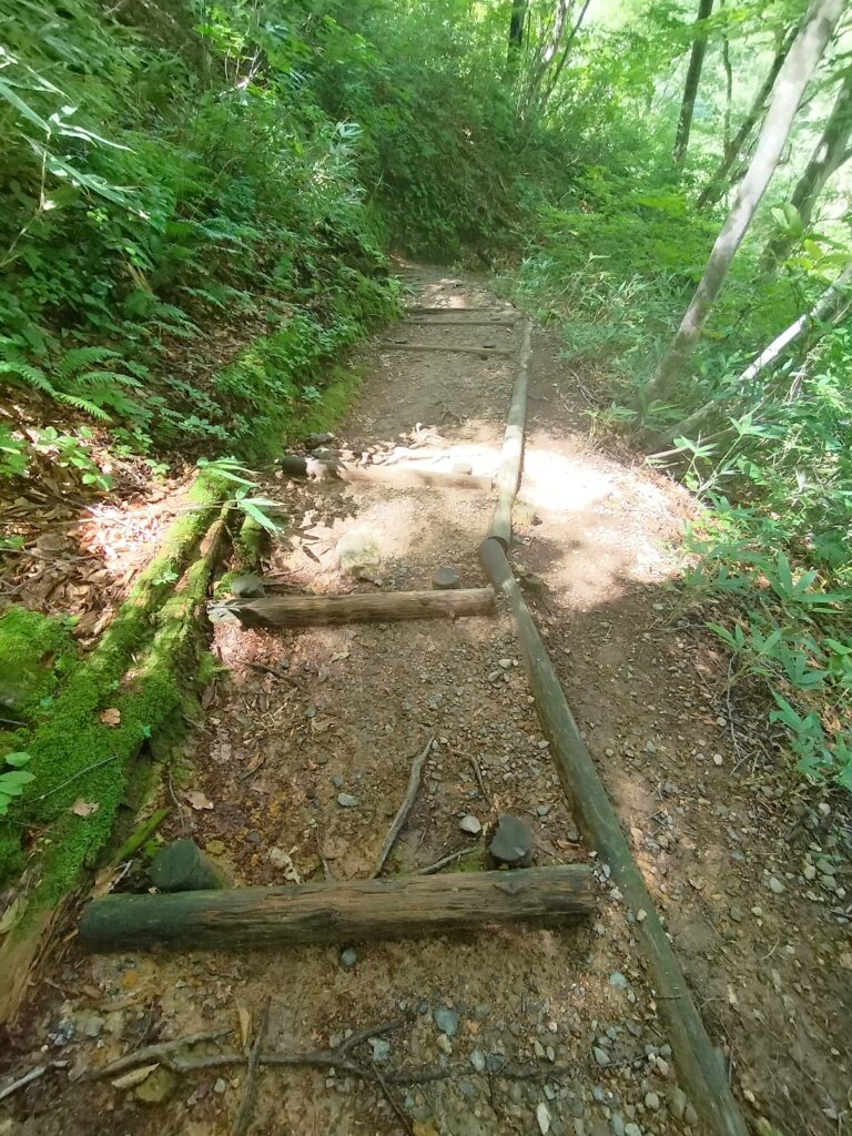 【秋田県湯沢市】川原毛大湯滝