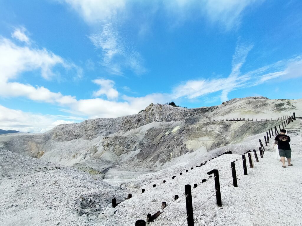 【秋田県湯沢市】川原毛地獄の盗人地獄