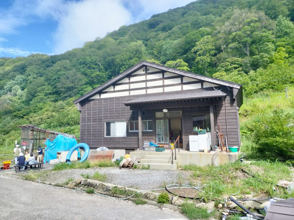 【秋田県湯沢市】泥湯温泉温奥山旅館外観