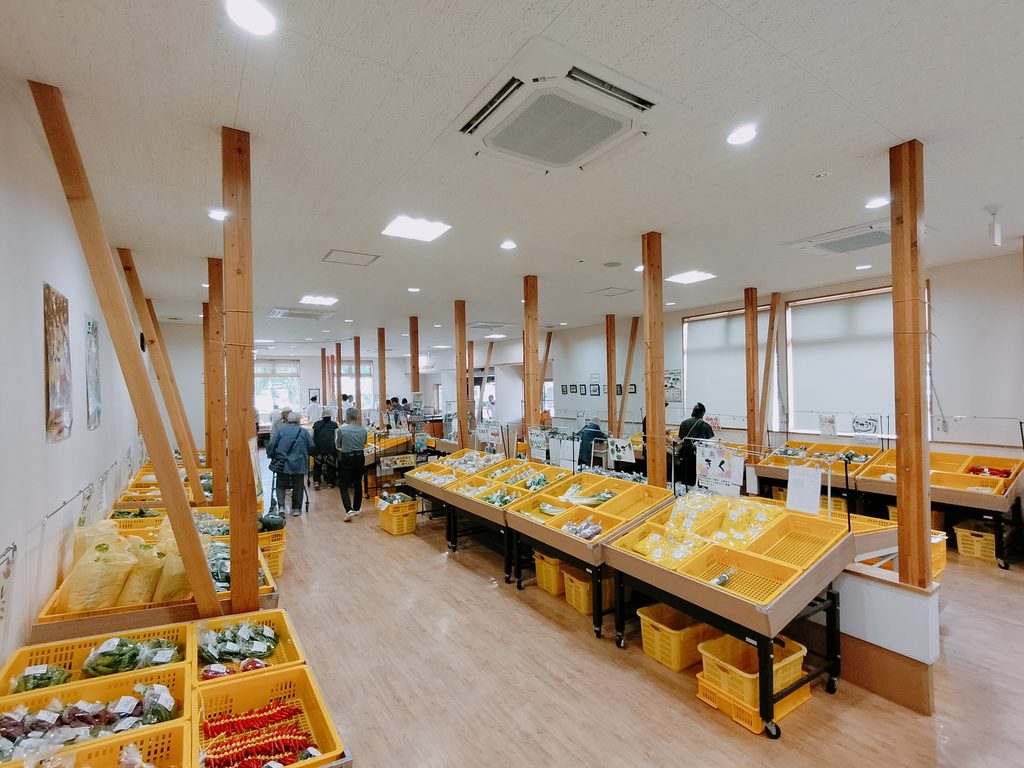 道の駅 おがち 小町の郷 菜菜こまち 館内