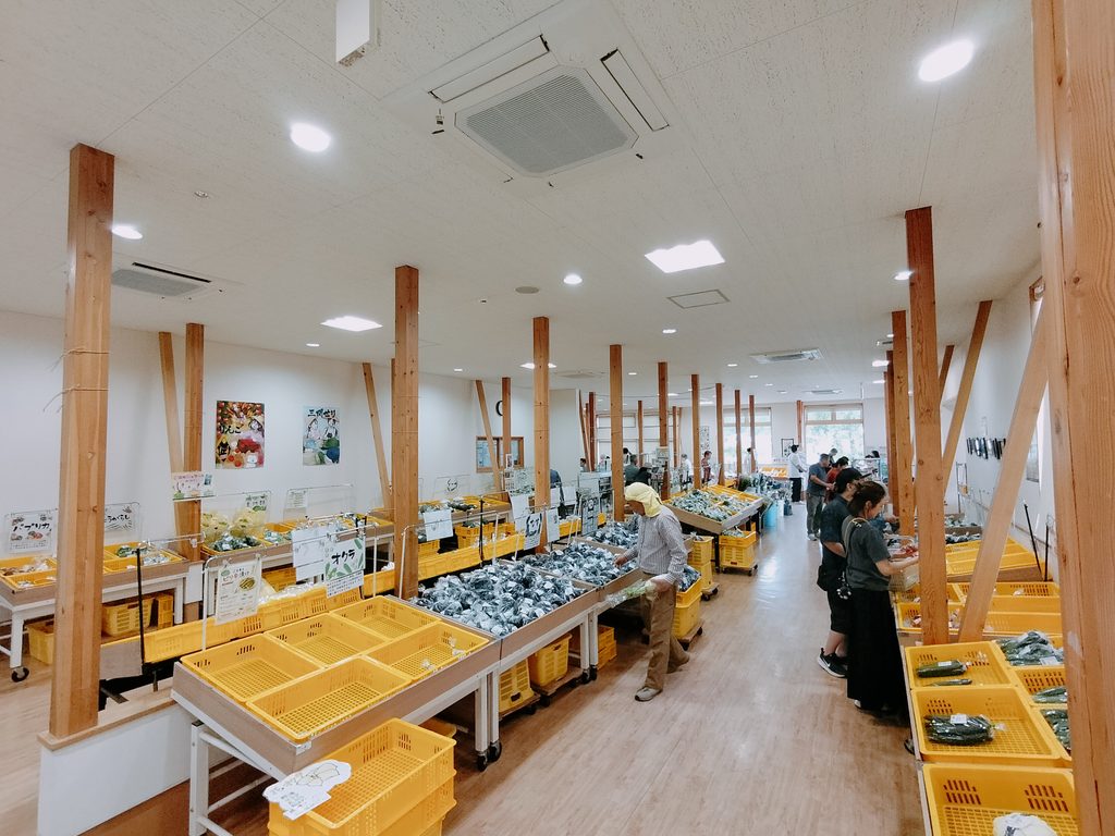 道の駅 おがち 小町の郷 菜菜こまち 館内
