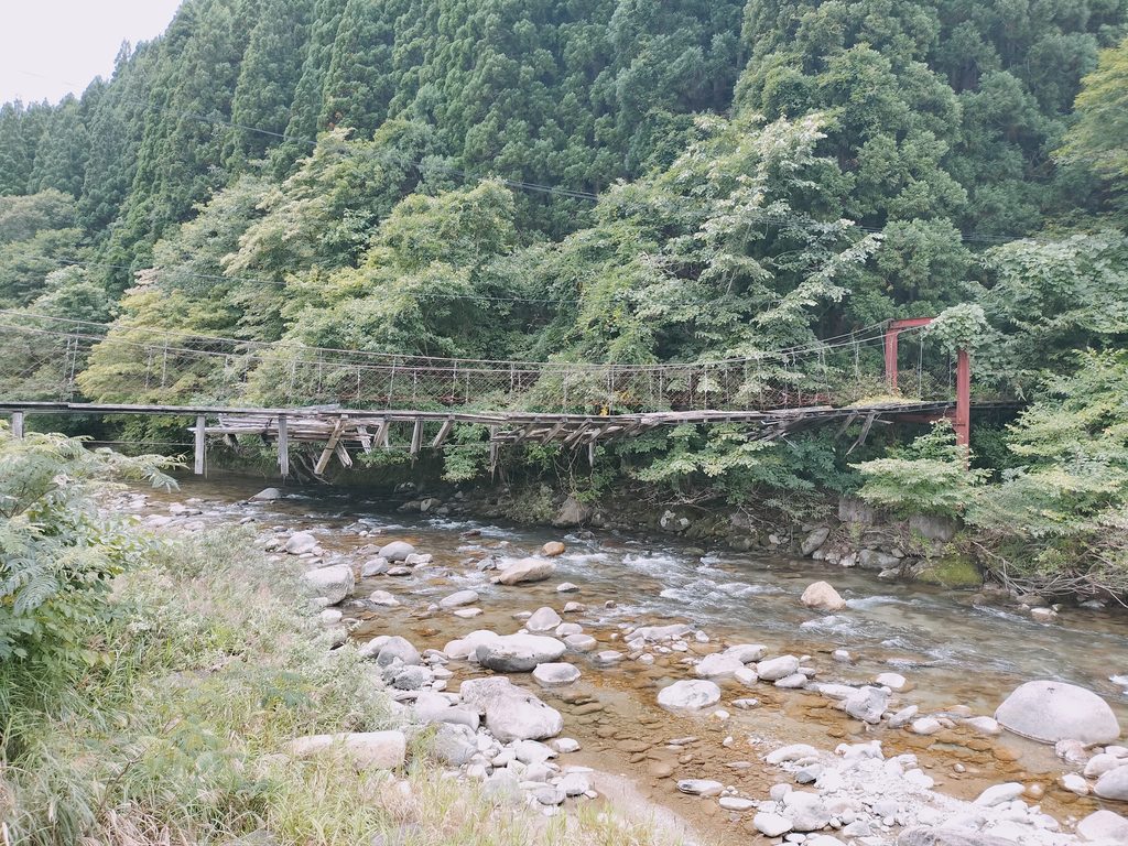 川原の湯っこ 吊り橋