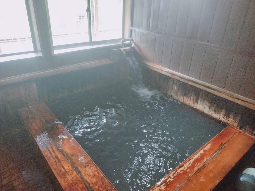 宝寿温泉 源泉ドバドバ 檜風呂
