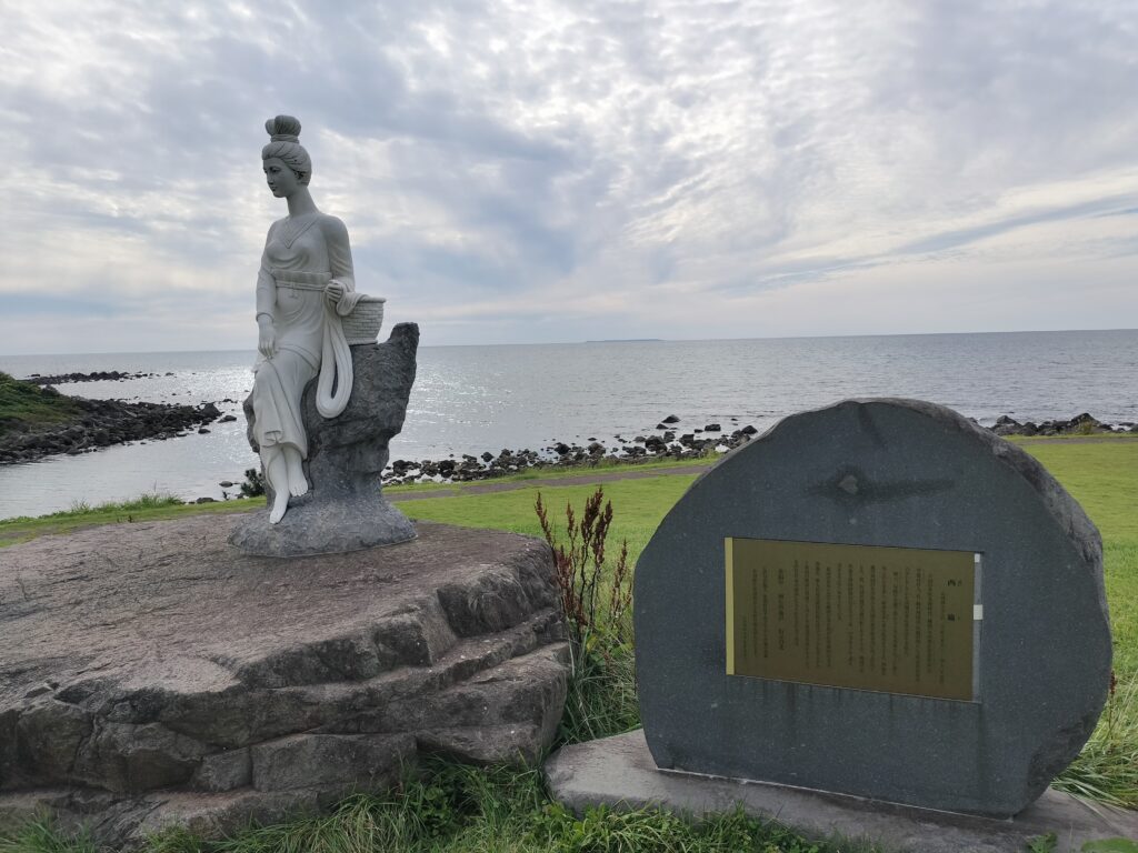 【秋田県にかほ市】道の駅象潟 ねむの丘 丘の上の石像