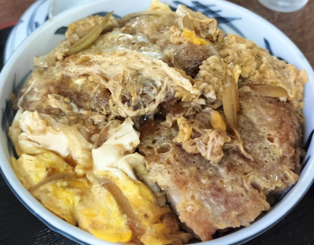 【秋田県仙北市角館町】庭園とお食事処 小倉園 かつ丼とミニそば