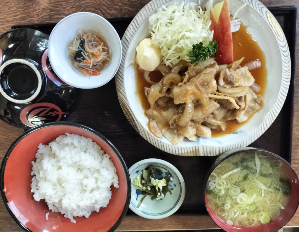 【秋田県仙北市角館町】庭園とお食事処 小倉園 しょうが焼き定食