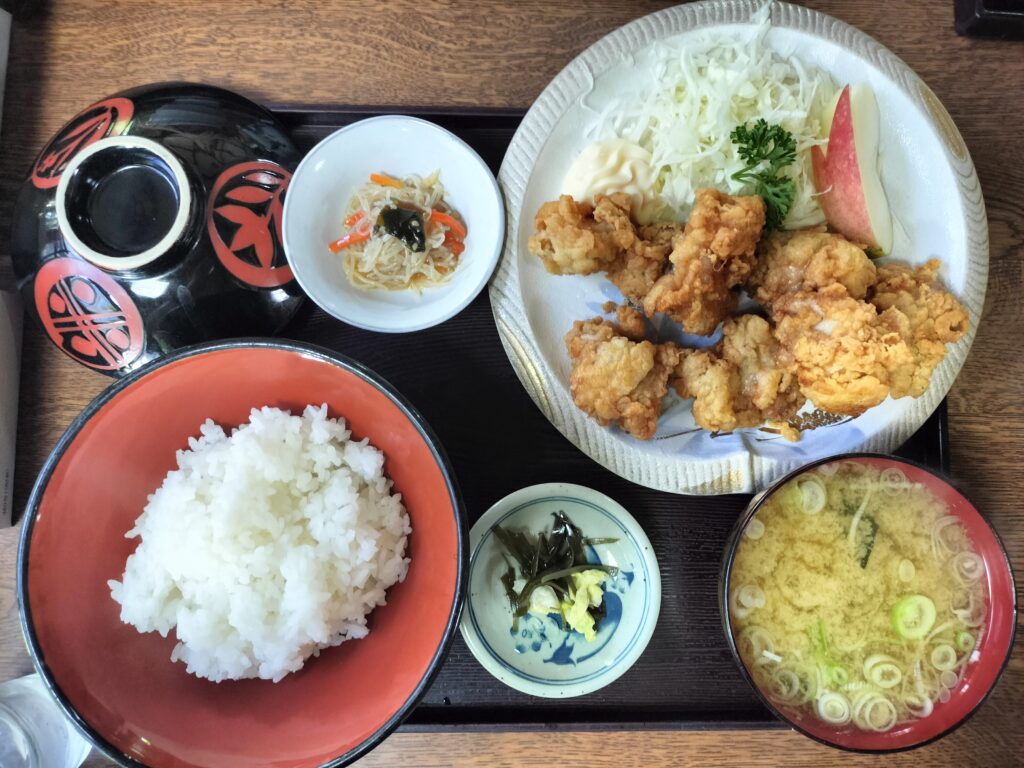 【秋田県仙北市角館町】庭園とお食事処 小倉園 からあげ定食