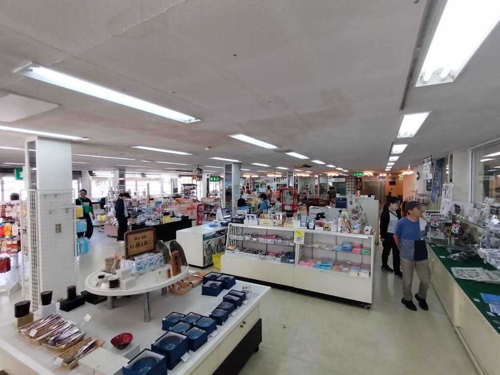 【秋田県仙北市】田沢湖 レストハウス 店内
