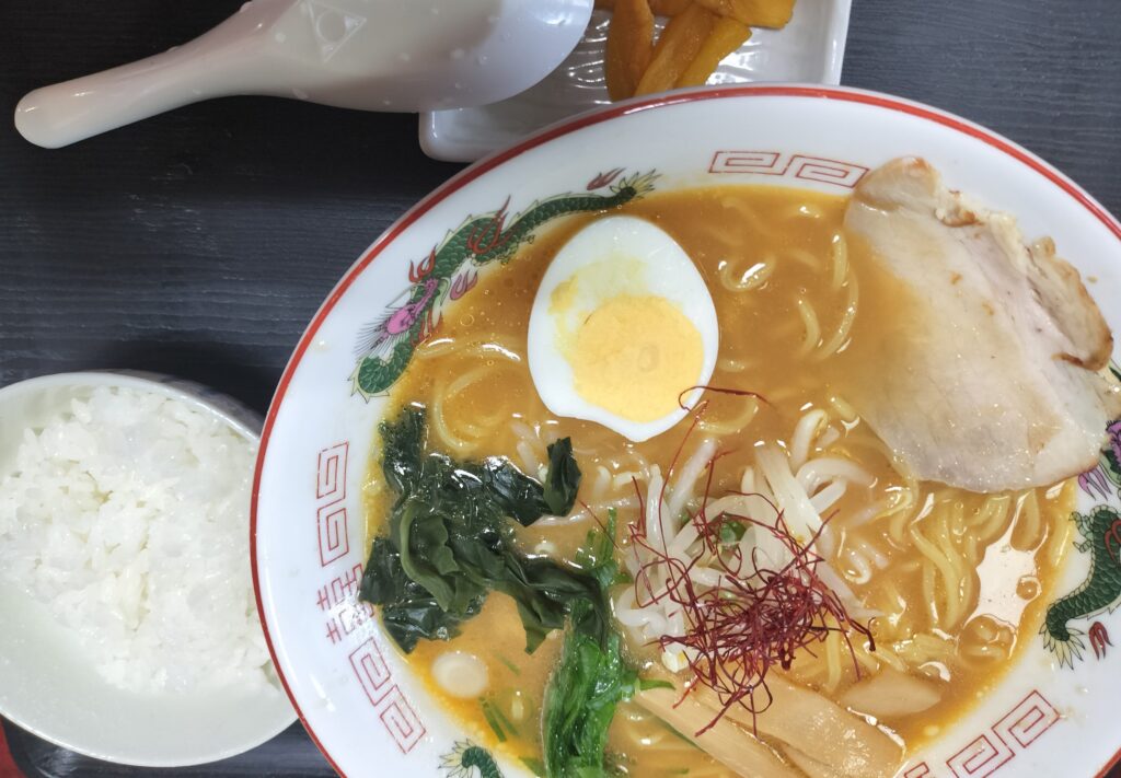 【秋田県由利本荘市】道の駅東由利・黄桜の里・ぷれっそ店内の田吾作辛みそラーメン