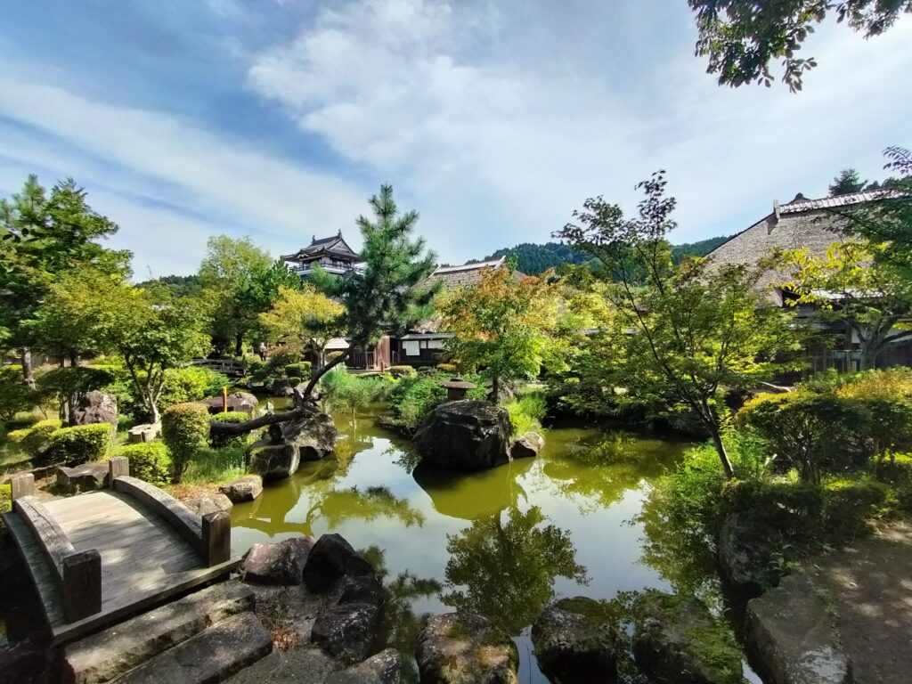 【秋田県由利本荘市】岩城 天鷺村 庭園 池と橋
