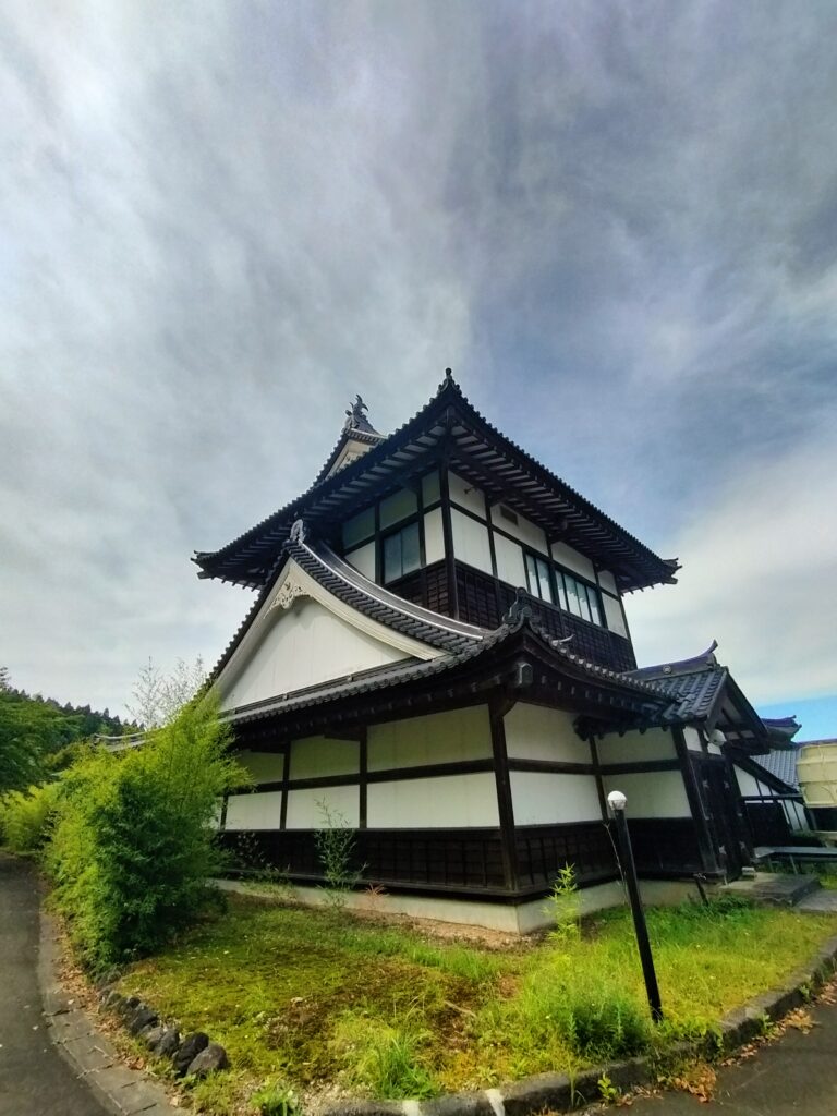【秋田県由利本荘市】岩城 天鷺村 亀田城 裏側 外観