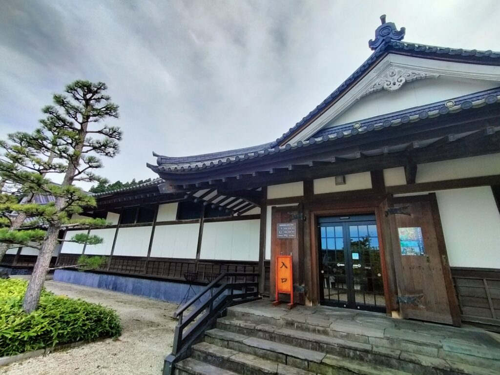 【秋田県由利本荘市】岩城 天鷺村 亀田城 美術館外観