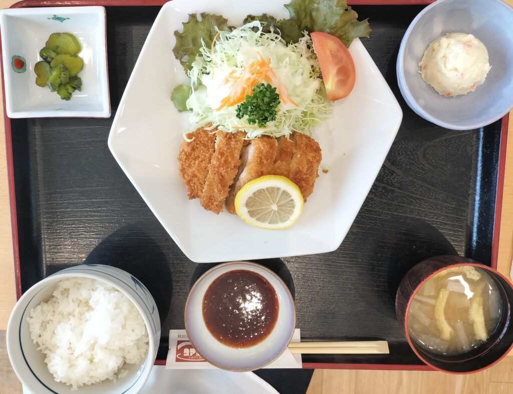 【秋田県秋田市】雄和ふるさと温泉 ユアシス レストランポークカツ定食