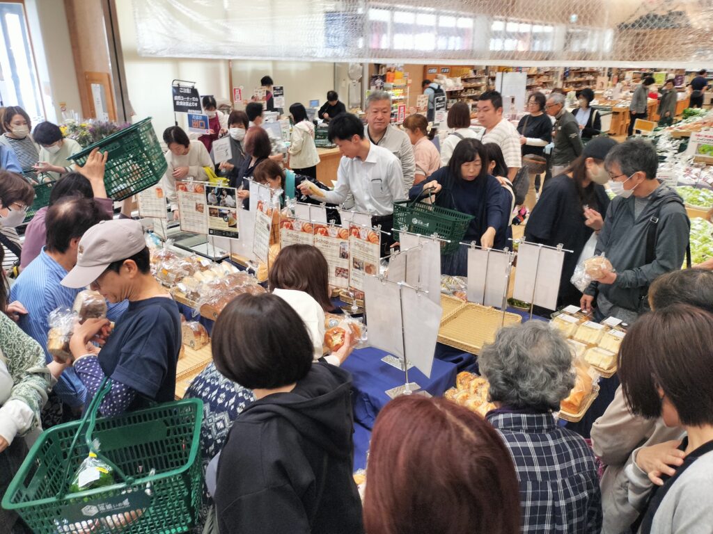 【秋田県羽後町】道の駅うご端縫いの郷パン争奪戦