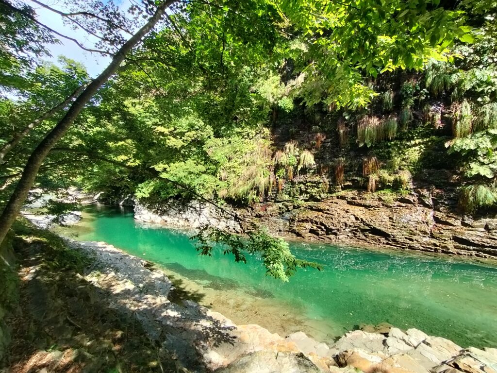 【秋田県湯沢市】皆瀬 小安峡温泉大噴湯遊歩道景観