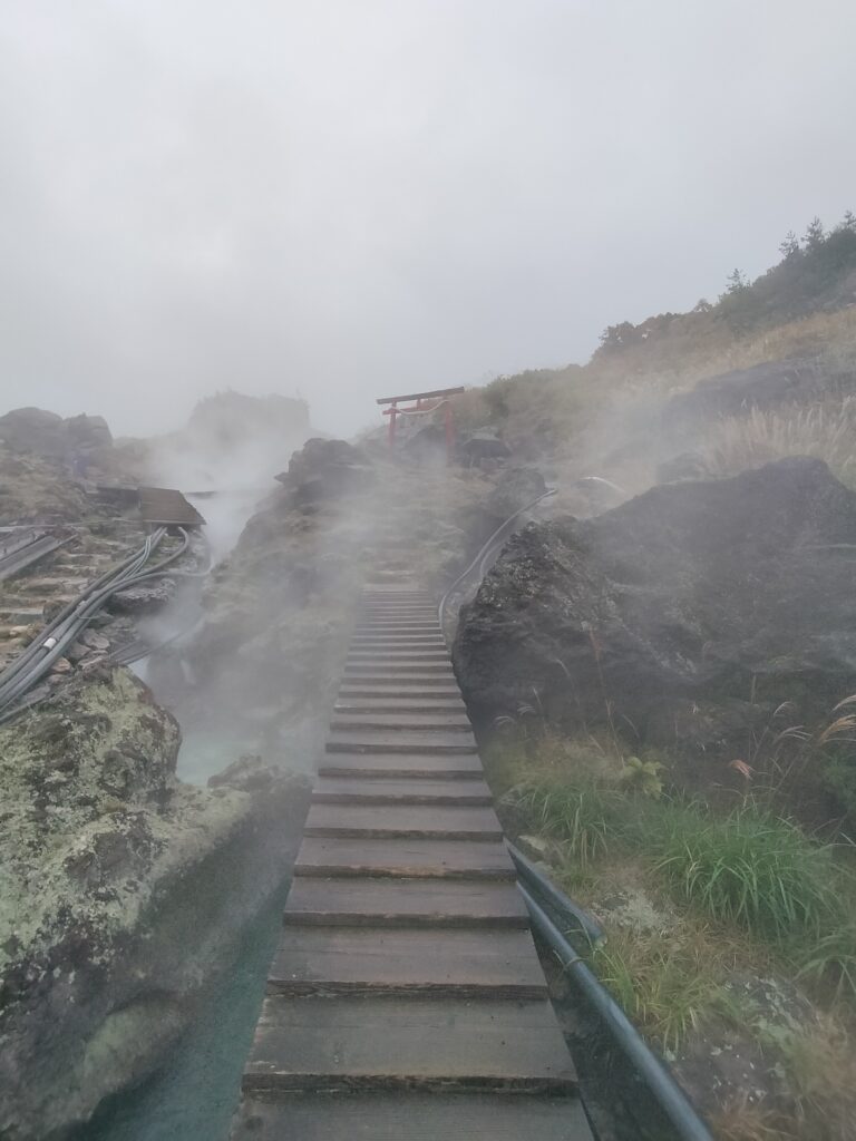 【岩手県一関市】須川高原温泉源泉方向