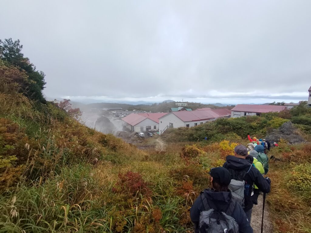 【岩手県一関市】須川高原温泉栗駒山からの下山者