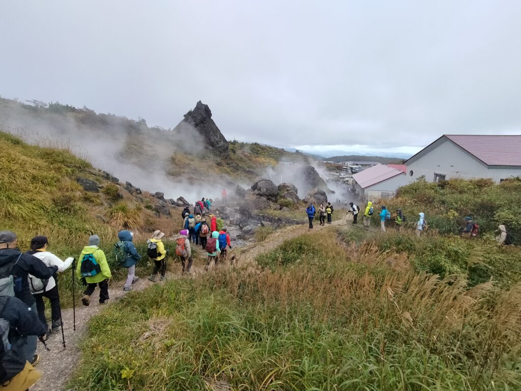 【岩手県一関市】須川高原温泉栗駒山からの下山者