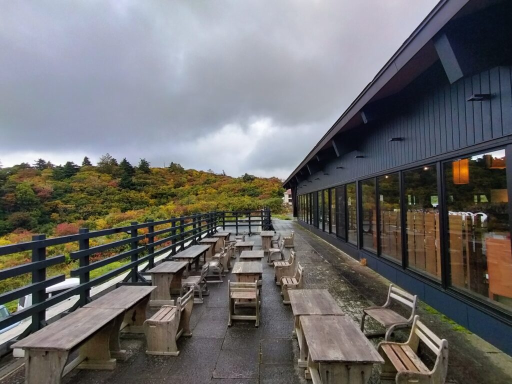 【秋田県東成瀬村】栗駒山荘屋外テラススペース
